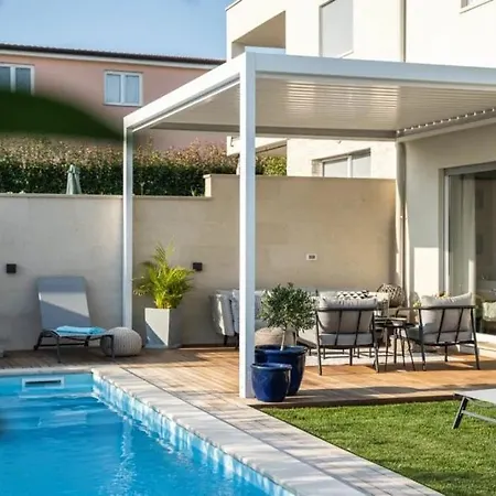 New And Modern Location Available Right Now *