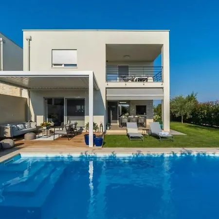 New And Modern Location Available Right Now Ровинь